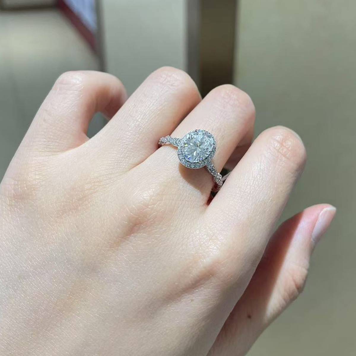 蛋形圆包女戒S925银镀白金定制选款主石莫桑钻2.0ct/副石高碳钻